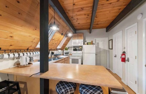 Shingletown Cabina | Quiet/Cozy A-Frame Near Mount Lassen w/Hot Tub