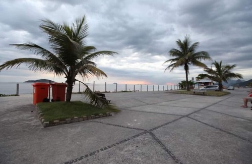 Piratininga Casa | Quiet, cozy, airy house, a stone's throw from the beach.