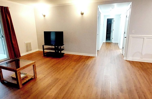 Pleasant Valley Condominio | Quiet Cozy condo in Vancouver