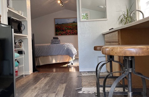 Aptos Apartamento | Quiet Cozy Cottage Walk to the Beach
