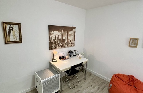 Langenfeld Apartamento | Quiet & cozy double room + single bed in top location
