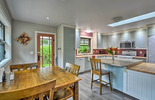 Eureka Casa | Quiet & Cozy Eureka Home Near Sequoia Park & Zoo!