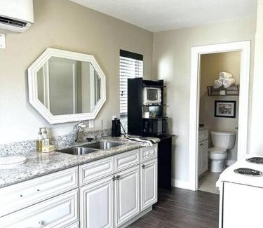 Manvel Casa | Quiet, Cozy Guesthouse with privacy