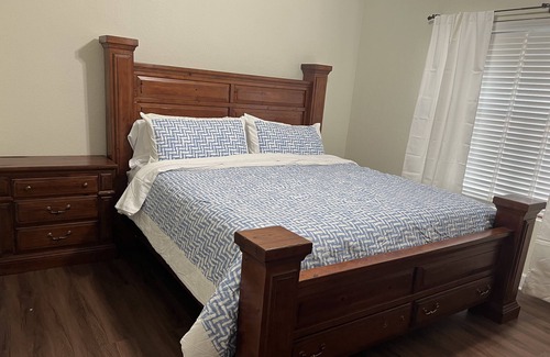 Thomasville Casa | Quiet, Cozy well furnished upscale townhome located in beautiful Thomasville Ga