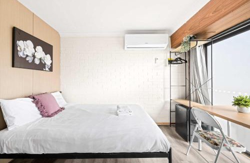 Liverpool Casa | Quiet Crescent Stay in Liverpool - Comfortable Double Room - Shared Bathroom