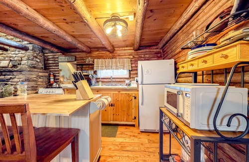 Center Ossipee Casa | Quiet dog-friendly home with screened porch, deck, & firepit - golf nearby