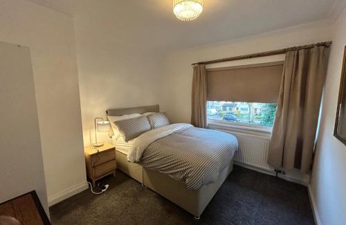 Birmingham Casa | Quiet Double room near Queen Elizabeth hospital and University
