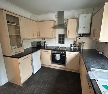 Birmingham Casa | Quiet Double room near Queen Elizabeth hospital and University