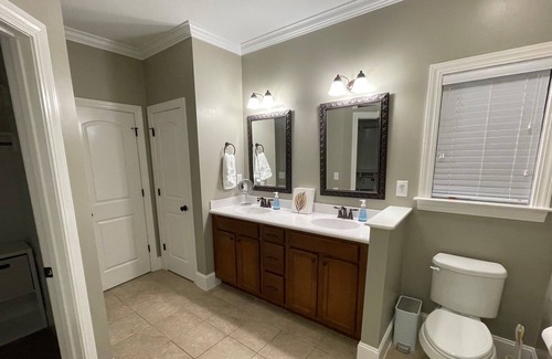 Greenville Casa | Quiet Duplex 5 min away from ECU Health.