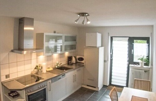 Losheim am See Apartamento | Borde tranquilo del bosque con un hermoso panorama