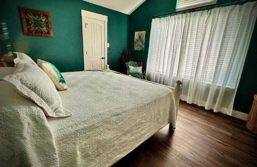 Waco Casa | Quiet Escape family with Private Pool
