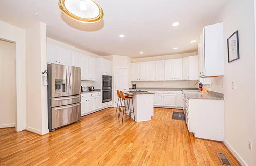 Bowie Casa | Quiet Escape with Easy DC Access-5BRMs Free Parking