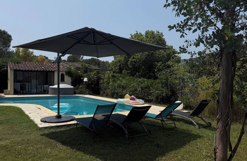Peymeinade Casa | Quiet family home with swimming pool 20 minutes from Cannes.