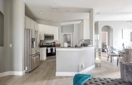 Apopka Casa | Quiet family-size home in Apopka Near Parks, Attractions & Orlando. Pet friendly