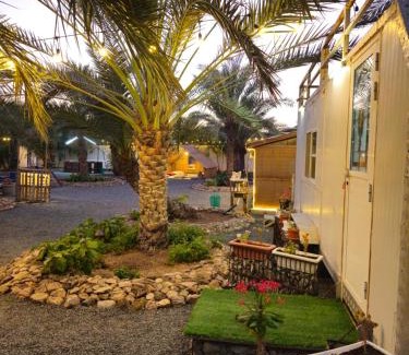 Hatta Otro | Quiet Farm Caravan