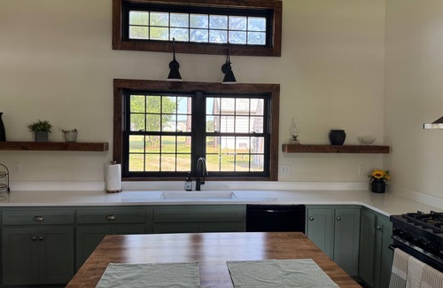 Denton Otro | Quiet Farmhouse on 4 acres, 2 Bedroom, close to town, Denton MD