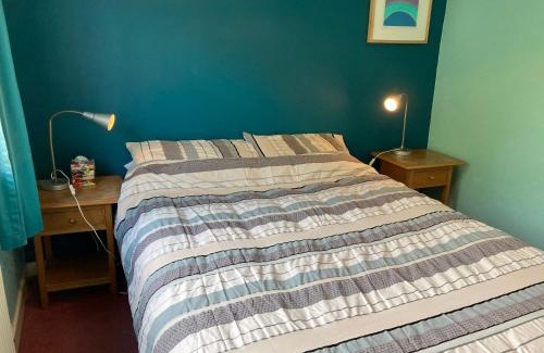 Thornton-Cleveleys Apartamento | Quiet flat with parking