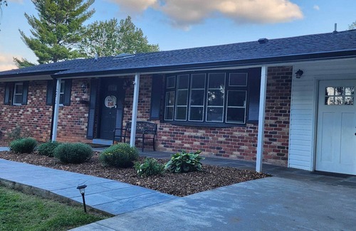Germantown Casa | Quiet Forest View