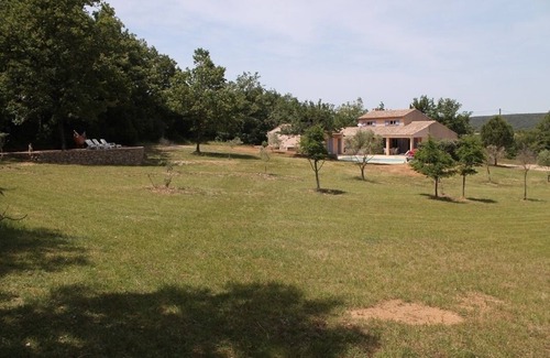 Saint-Martin-de-Pallieres Villa | Villa tranquila con piscina