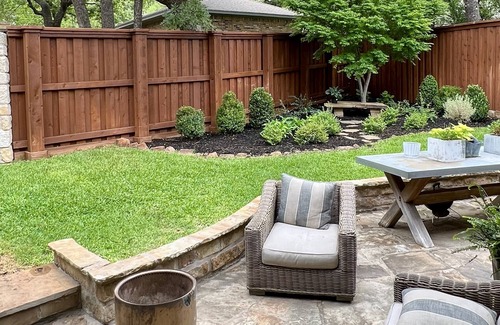 Westlake Casa | Quiet gated villa, close to major employers & many dining options.