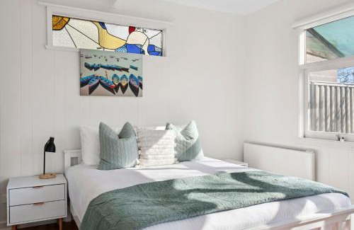 North Shore Casa | Quiet Geelong Getaway I Bay views