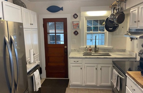 Marshallberg Casa | Quiet getaway to a small, safe and peaceful coastal town: 120/night