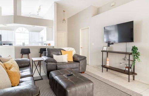 Nichols Casa | Quiet Getaway to Tampa & Orlando