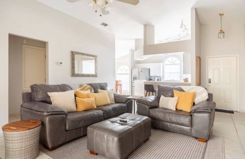 Nichols Casa | Quiet Getaway to Tampa & Orlando