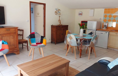 Mauzac Cabaña | Quiet gîte on 2 ha property with pond, 10 mins from the ocean