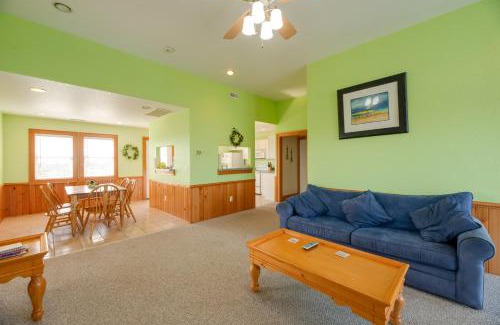 Hatteras Apartamento | Quiet Hatteras Duplex with Decks about 1 Mile to Beach