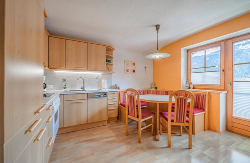 Bramberg am Wildkogel Apartamento | Quiet holiday home with large terrace and bath