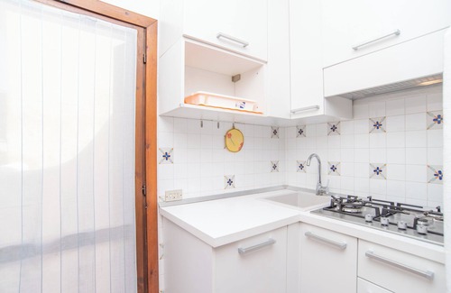 Punta Sardegna Apartamento | Quiet Holiday Apartment with Terrace with Sea View; Parking Available; Pets Allowed