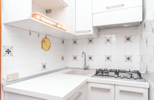 Punta Sardegna Apartamento | Quiet Holiday Apartment with Terrace with Sea View; Parking Available; Pets Allowed