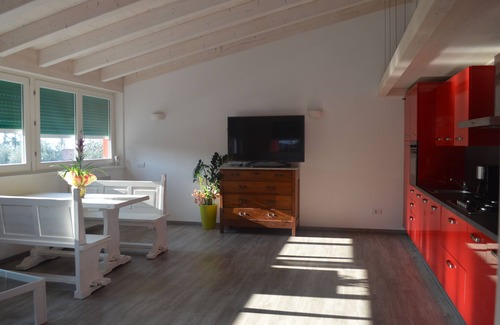 Malcesine Apartamento | Vacaciones tranquilas, en una zona rodeada de vegetación, a tiro de piedra del centro.