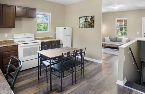 Mansfield Casa | Quiet home close to Reformatory and downtown. Firepit, deck, & disc golf basket