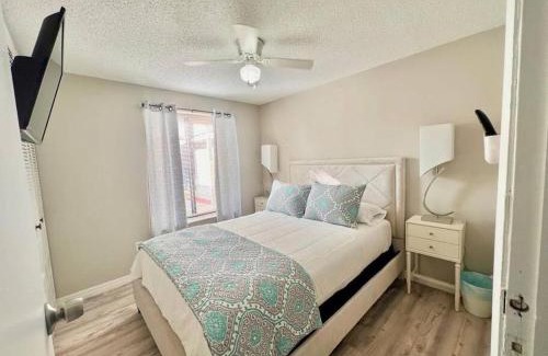 Fairvilla Casa | Quiet home in Metrowest