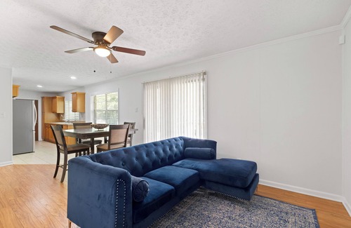 Ellenwood Casa | Quiet Home Minutes to Airport & Downtown Atlanta