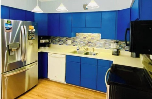 Roanoke Casa | Quiet home that deer visit