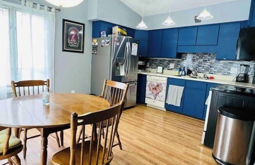 Roanoke Casa | Quiet home that deer visit