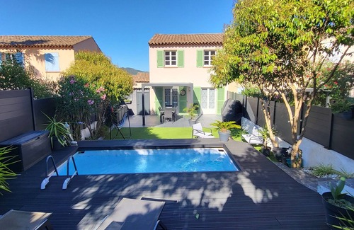 La Bouverie Casa | Quiet house with pool, close to beaches and shops.