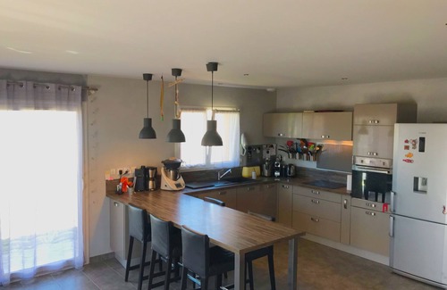 Orbeil Casa | Quiet house and garden for 5 near the volcanoes