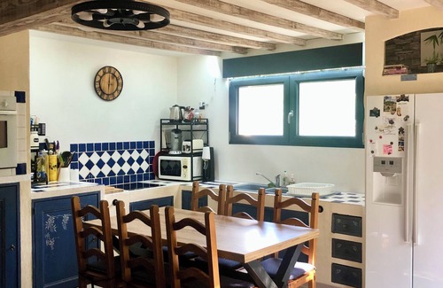 Olargues Casa | Quiet house with swimming pool, not overlooked