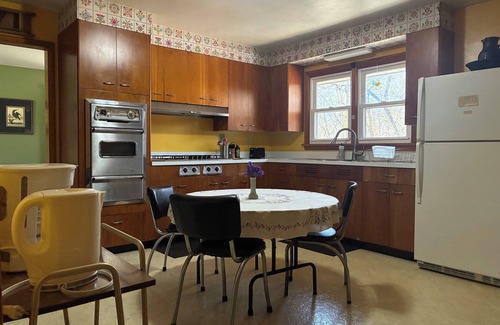 Miller Beach Apartamento | Quiet Indiana Dunes retreat near hiking and beach