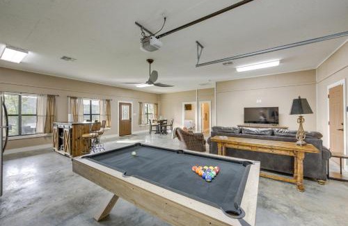Gladewater Casa | Quiet Lake Gladewater Getaway with Dock and Kayaks!