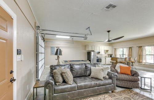 Gladewater Casa | Quiet Lake Gladewater Getaway with Dock and Kayaks!