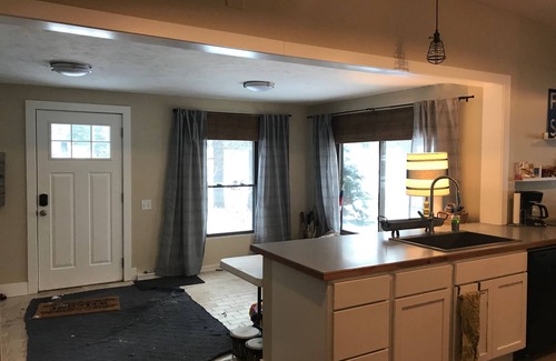 Twin Lake Cabaña | Quiet lake house on private all-sports Clear Lake, perfect for families.