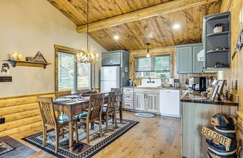 Conover Cabina | Quiet Lakefront Conover Cabin Near ATV Trails