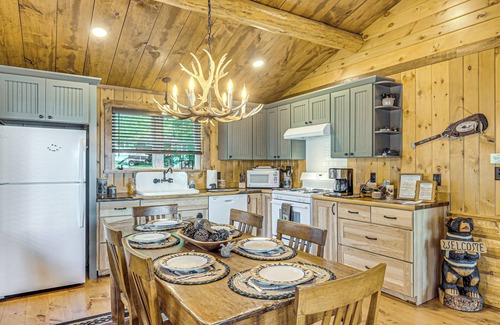 Conover Cabina | Quiet Lakefront Conover Cabin Near ATV Trails