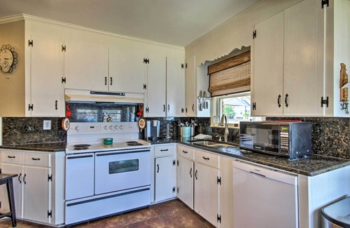 Chapin Casa | Quiet Lakefront Retreat w/ Boat Ramp & 2 Docks