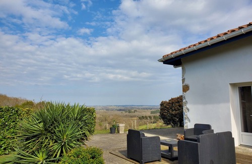 Saint-Lon-les-Mines Casa | Quiet Landes family home with swimming pool.